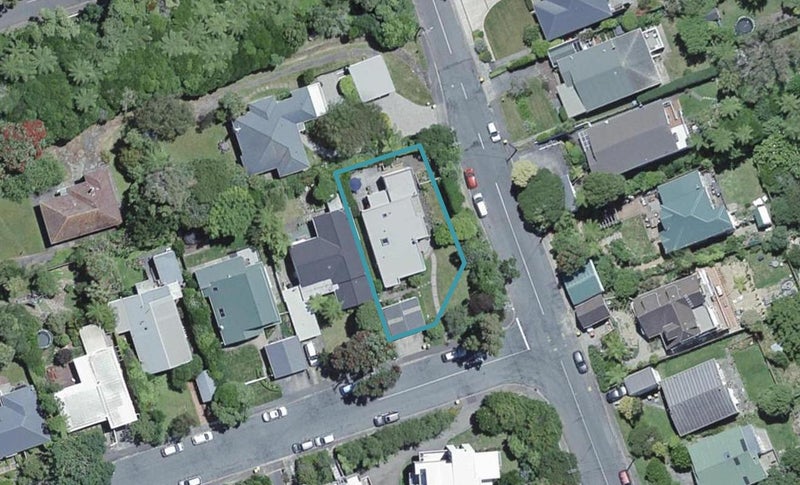 25 Homewood Crescent, Karori, Wellington - Carousel 1