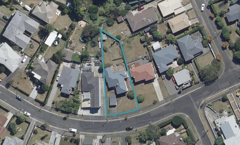 16 Charles Crescent, Beerescourt, Hamilton - Carousel 1