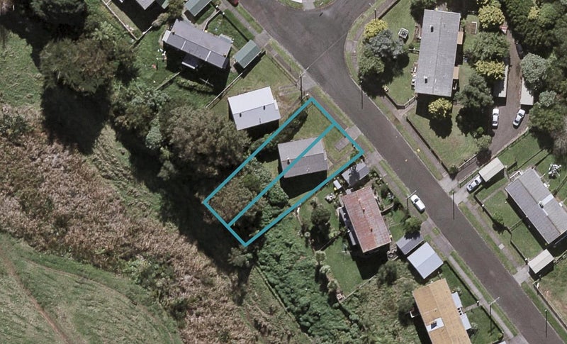 81 Banks Street, Marfell, New Plymouth - Carousel 1