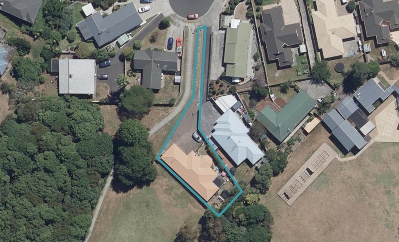 21 Minnie Place, Pukete, Hamilton - Carousel 1