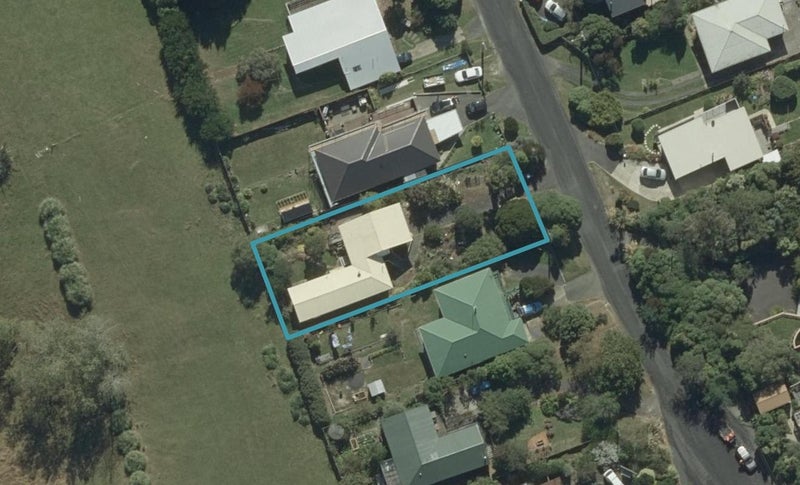 28 Frances Street, Broad Bay, Dunedin - Carousel 1