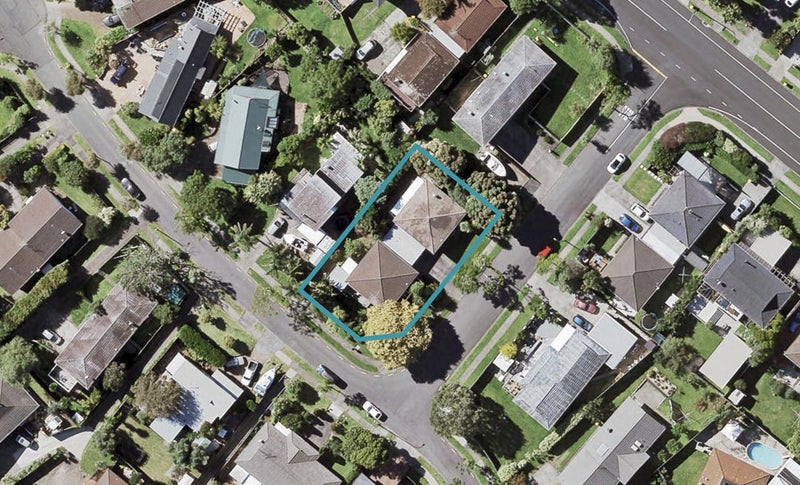 1/3 Birman Close, Half Moon Bay, Auckland - Carousel 1