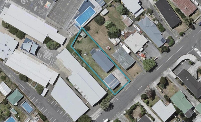 67 Gray Avenue, Paraparaumu Beach, Paraparaumu - Carousel 1