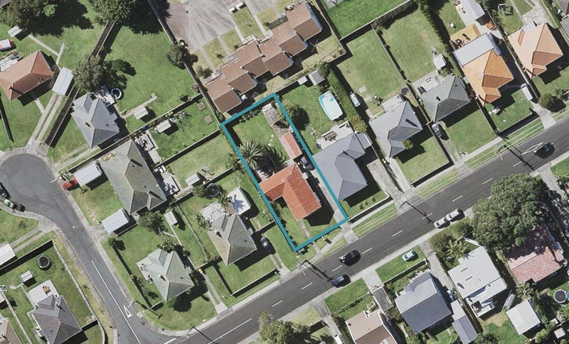 34 Roberts Avenue, Bayswater, Auckland - Carousel 1