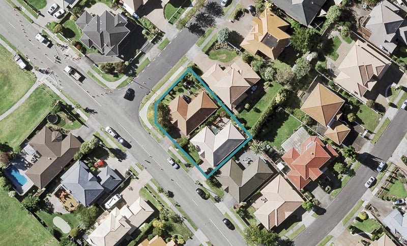2/62 Alicia Road, Somerville, Auckland - Carousel 1