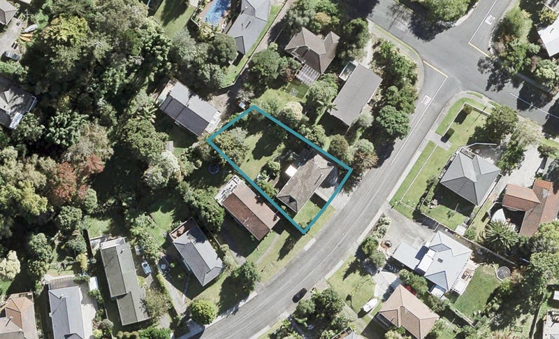 2 Carina Crescent, Torbay, Auckland - Carousel 1