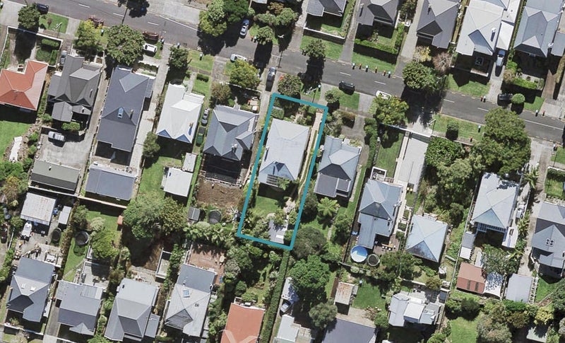 24 Leslie Avenue, Sandringham, Auckland - Carousel 1