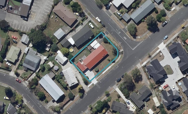 1 Kowhai Street, Hamilton Lake, Hamilton - Carousel 1
