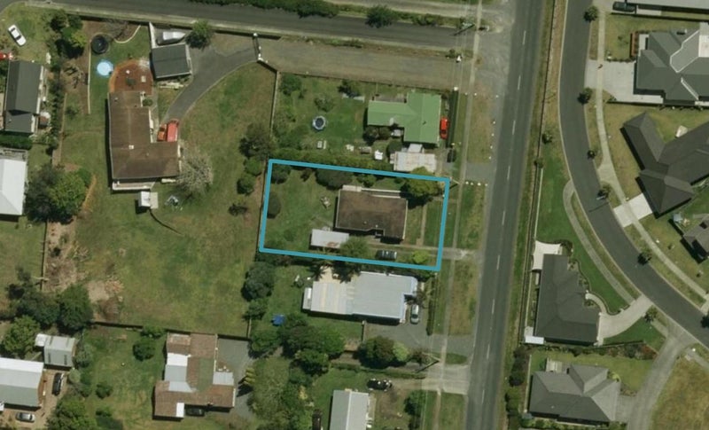 340 One Tree Point Road, One Tree Point - Carousel 1