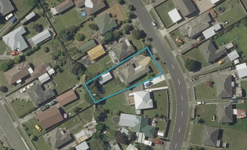 68 Clyde Crescent, Roslyn, Palmerston North - Carousel 1