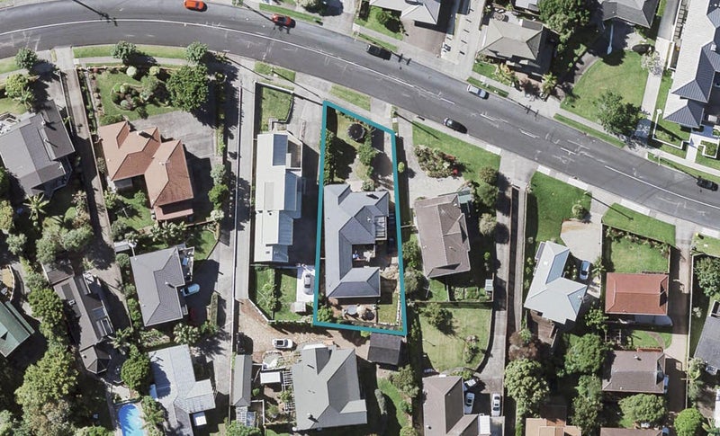 69 Uxbridge Road, Mellons Bay, Auckland - Carousel 1