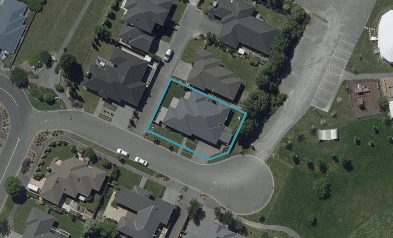 11 Meeking Place, Aidanfield, Christchurch - Carousel 1