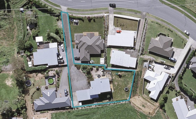 21A Heta Road, Highlands Park, New Plymouth - Carousel 1