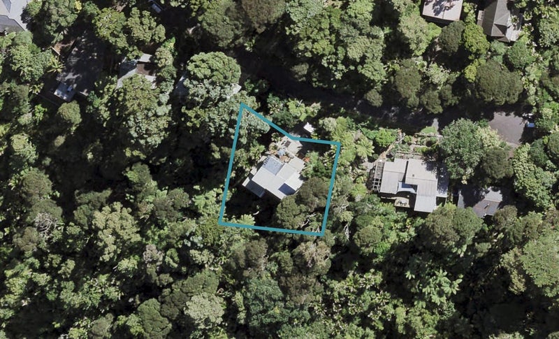 35 York Road, Titirangi, Auckland - Carousel 1