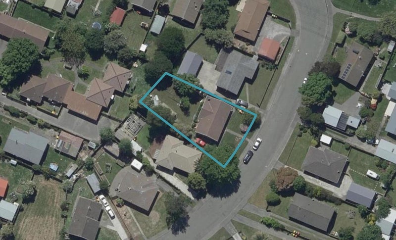 22 Malabar Crescent, Broomfield, Christchurch - Carousel 1