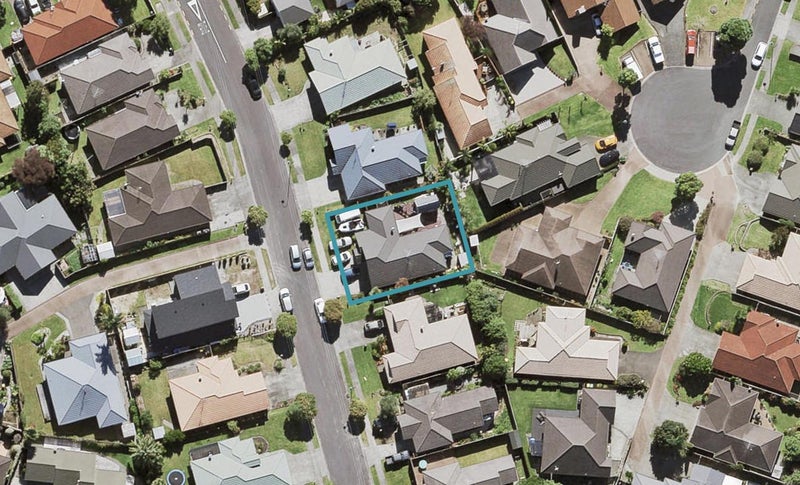 8 Arlose Place, Westgate, Auckland - Carousel 1