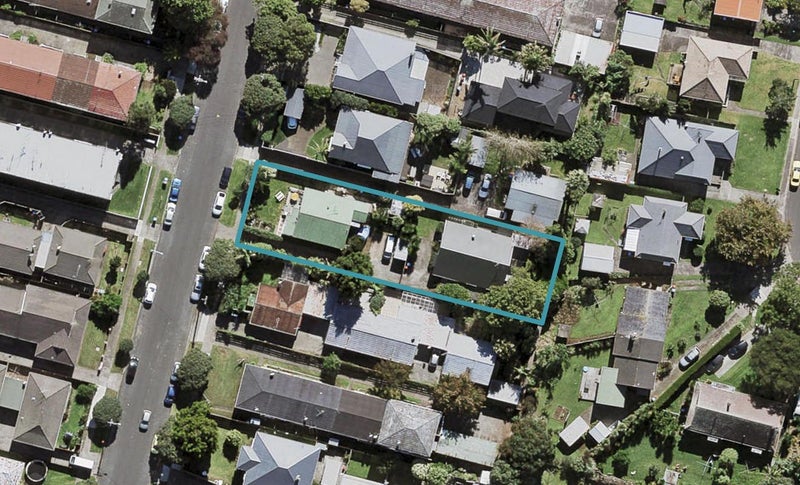 32A Kingsway Avenue, Sandringham, Auckland - Carousel 1