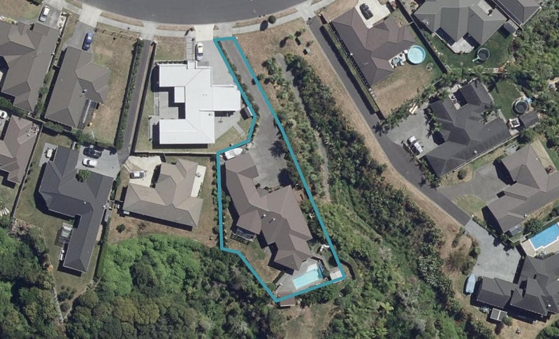 174 Saint James Drive, Huntington, Hamilton - Carousel 1