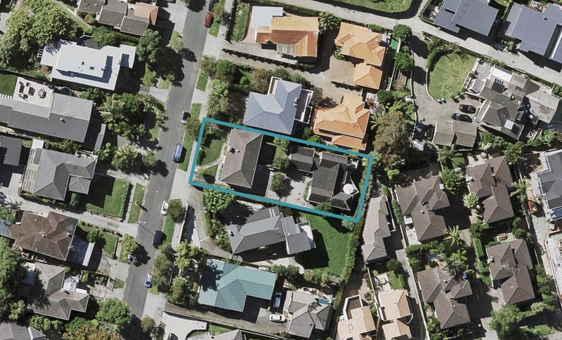 2/7 Sprott Road, Kohimarama, Auckland - Carousel 1