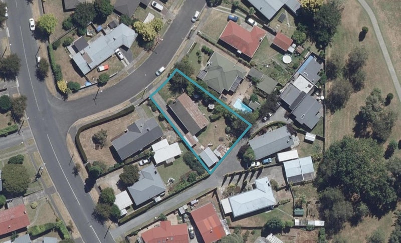 2 Willow Road, Hillcrest, Hamilton - Carousel 1
