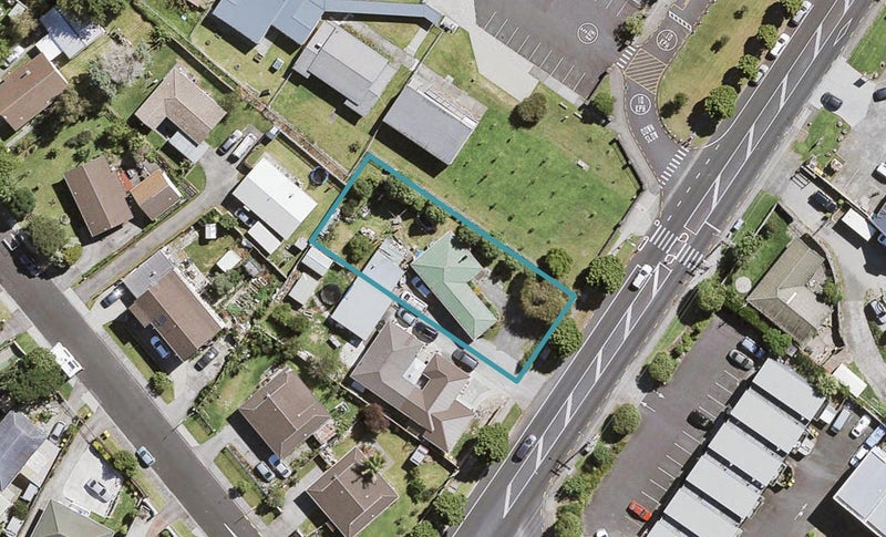 71 Bruce McLaren Road, Henderson, Auckland - Carousel 1