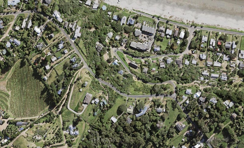 22 Seventh Avenue, Onetangi, Waiheke Island - Carousel 1