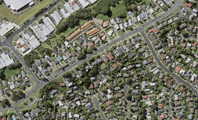 265 Sunset Road, Sunnynook, Auckland - Carousel 1