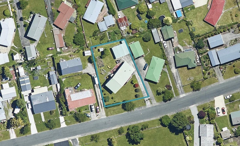 20 Cochrane Street, Fairy Springs, Rotorua - Carousel 1