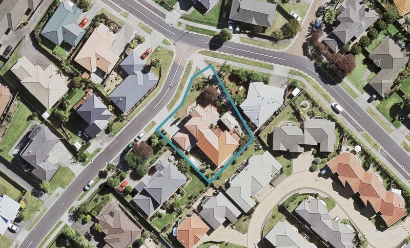 2 Zeus Avenue, Henderson, Auckland - Carousel 1