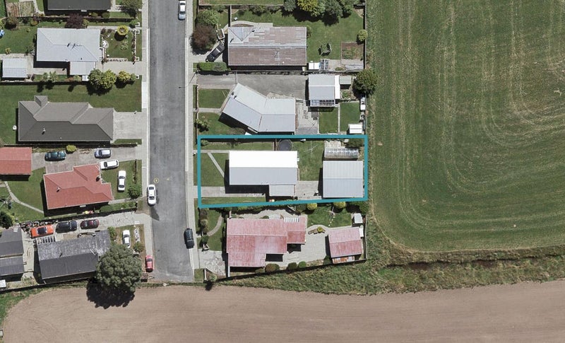 8 Crowther Crescent, Heidelberg, Invercargill - Carousel 1