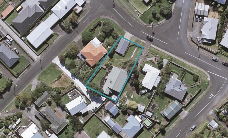 34 Queens Road, Glen Avon, New Plymouth - Carousel 1