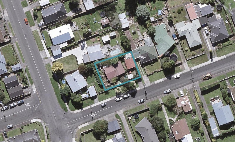 5 Saxton Road, Upper Vogeltown, New Plymouth - Carousel 1