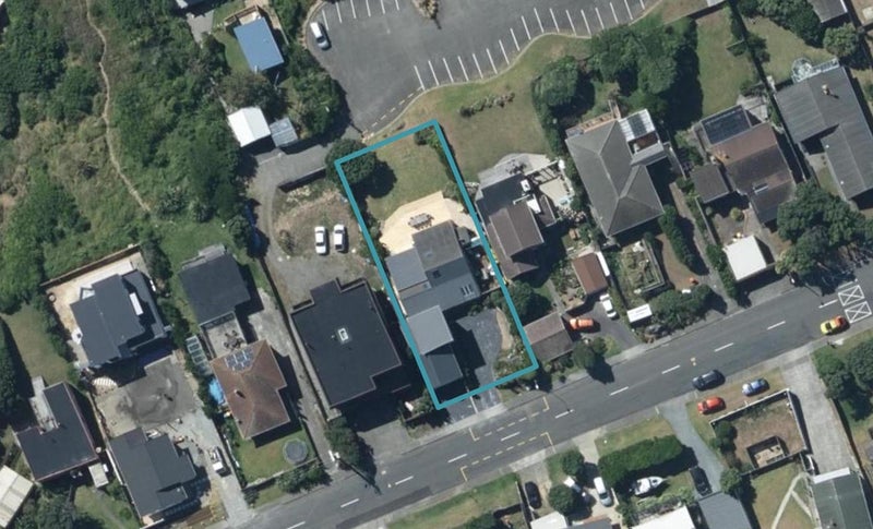 42 Tireti Road, Titahi Bay, Porirua - Carousel 1