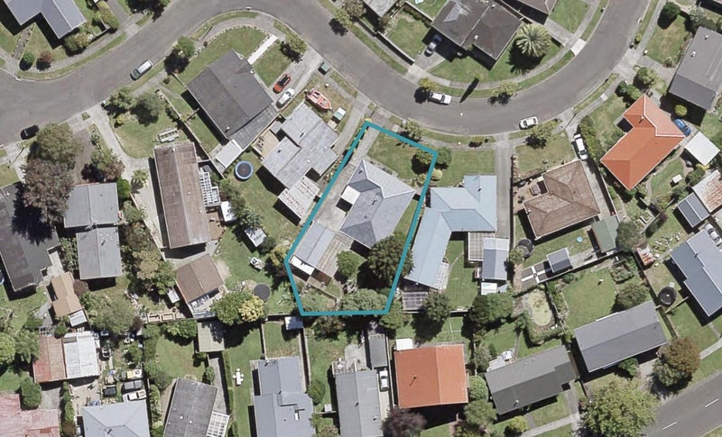 6 Akron Grove, Totara Park, Upper Hutt - Carousel 1