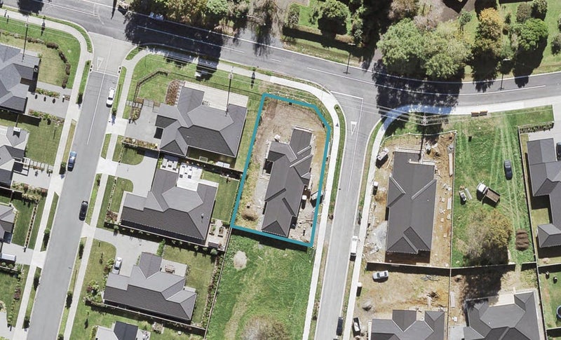 15 Munford Lane, Riverhead, Riverhead - Carousel 1