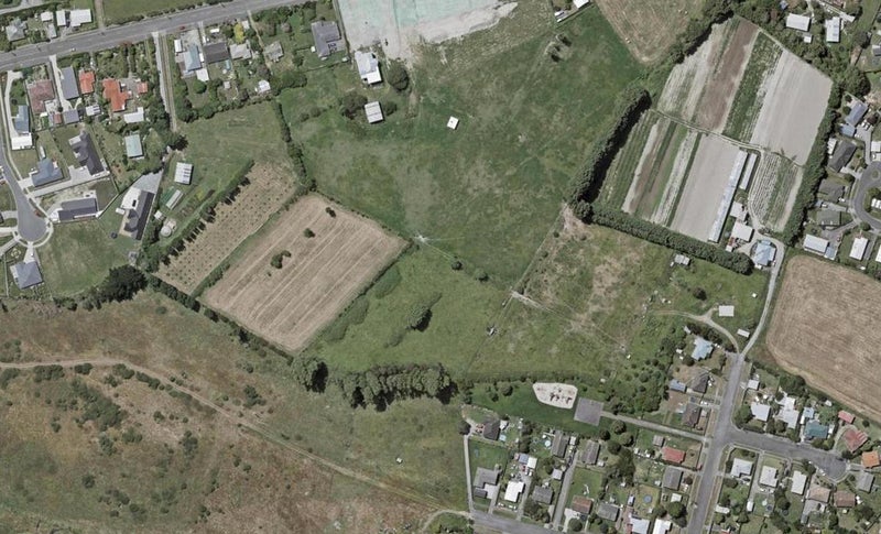 35 Tiriti Loop, Ōtaki - Carousel 1