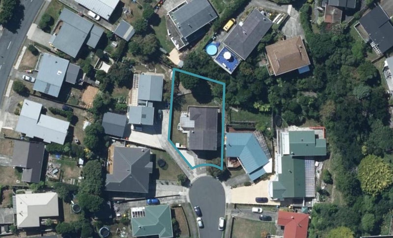 17 Findhorn Place, Papakowhai, Porirua - Carousel 1