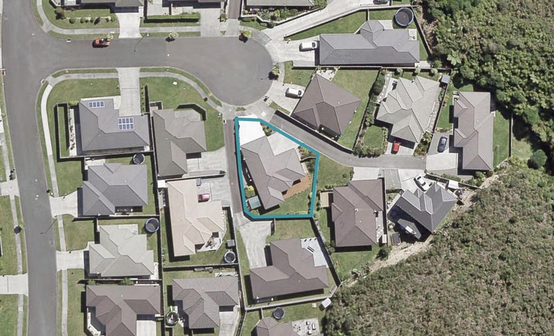 10 Beaufort Close, Kingsley Heights, Upper Hutt - Carousel 1