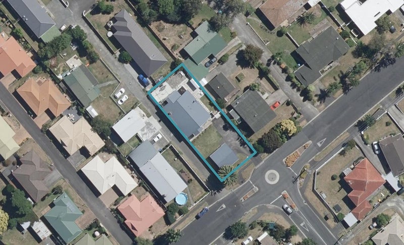 22 Storey Avenue, Forest Lake, Hamilton - Carousel 1