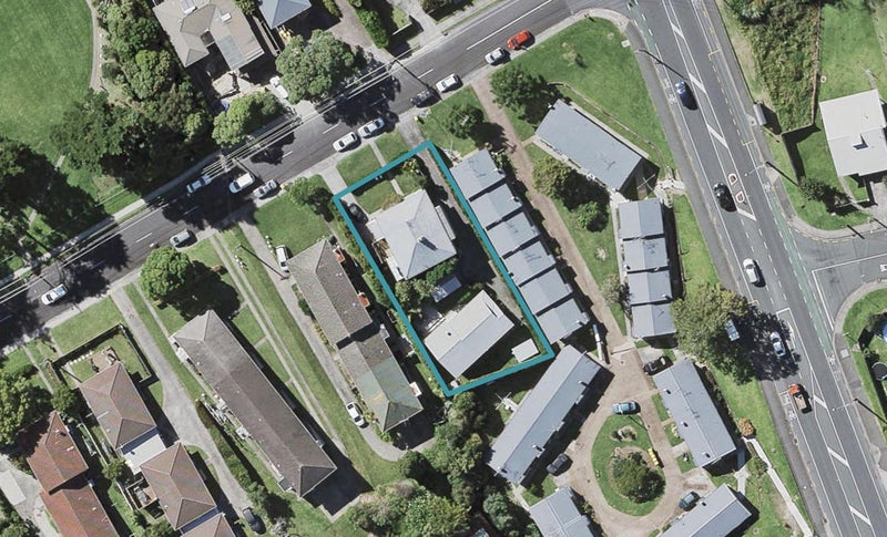 1/3 Roberts Avenue, Belmont, Auckland - Carousel 1