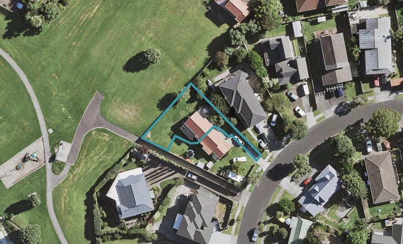 15 St Annes Crescent, Wattle Downs, Auckland - Carousel 1