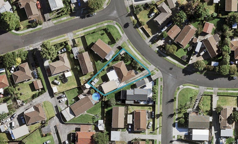 28 Taitimu Drive, Weymouth, Auckland - Carousel 1