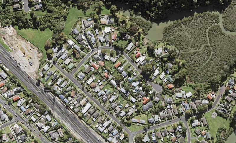 15D Lowtherhurst Road, Massey, Auckland - Carousel 1