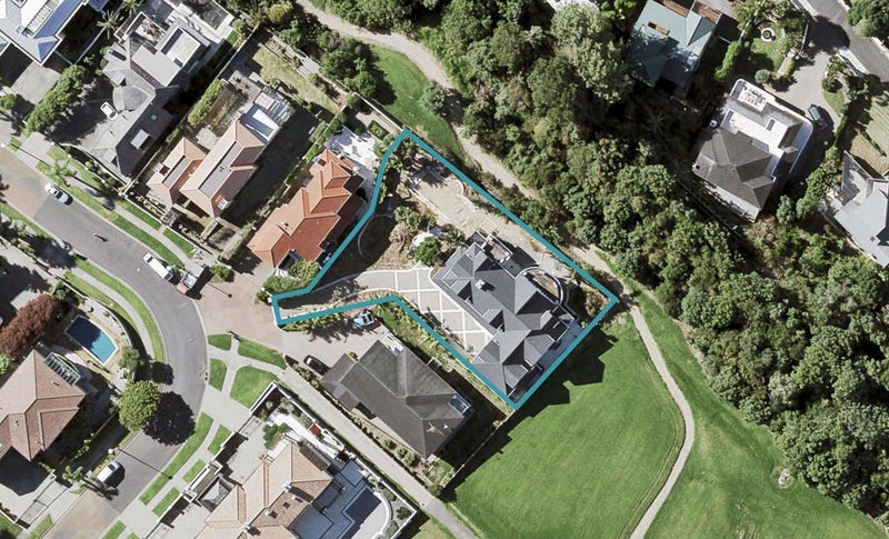 25 Quedley Court, Eastern Beach, Auckland - Carousel 1