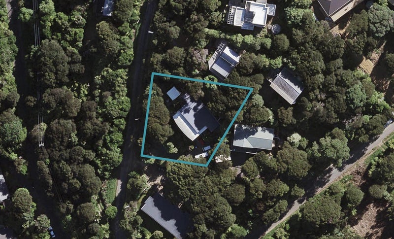 63 Crescent Road East, Ostend, Waiheke Island - Carousel 1