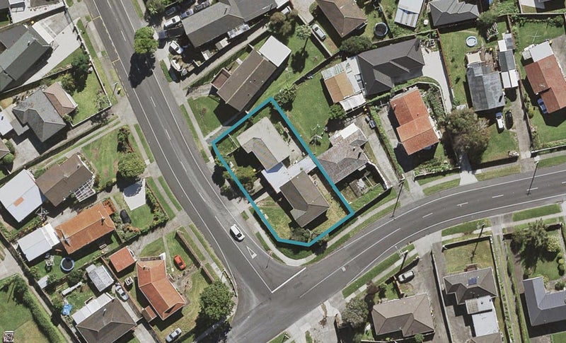 1 Ferndown Avenue, Papatoetoe, Auckland - Carousel 1