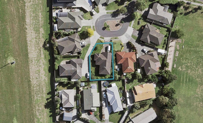 10 Rushbury Place, Randwick Park, Auckland - Carousel 1