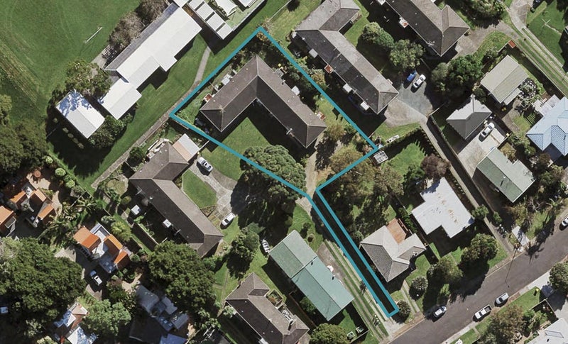 1/19 Ellen Avenue, Hillcrest, Auckland - Carousel 1