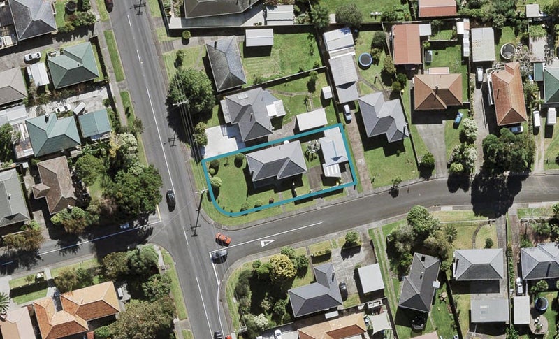 1 Hereford Street, Te Atatu Peninsula, Auckland - Carousel 1