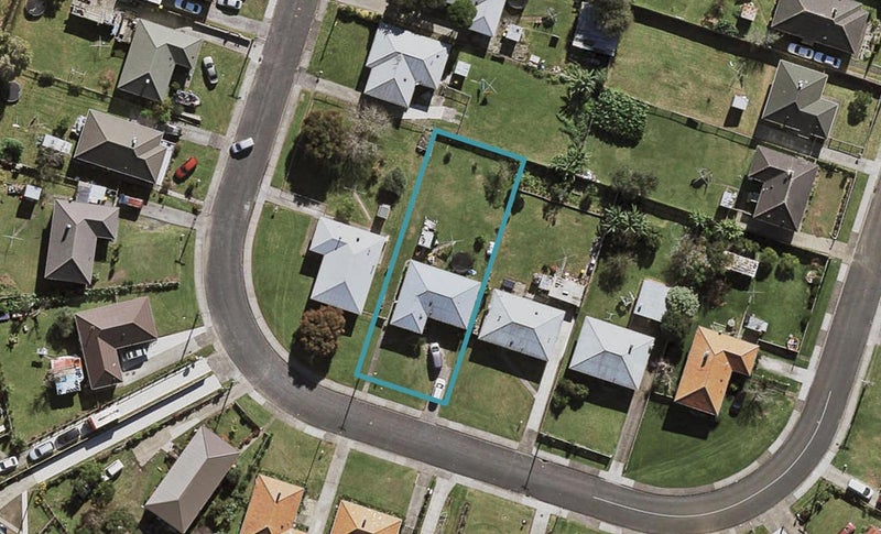17 Firth Crescent, Otara, Auckland - Carousel 1